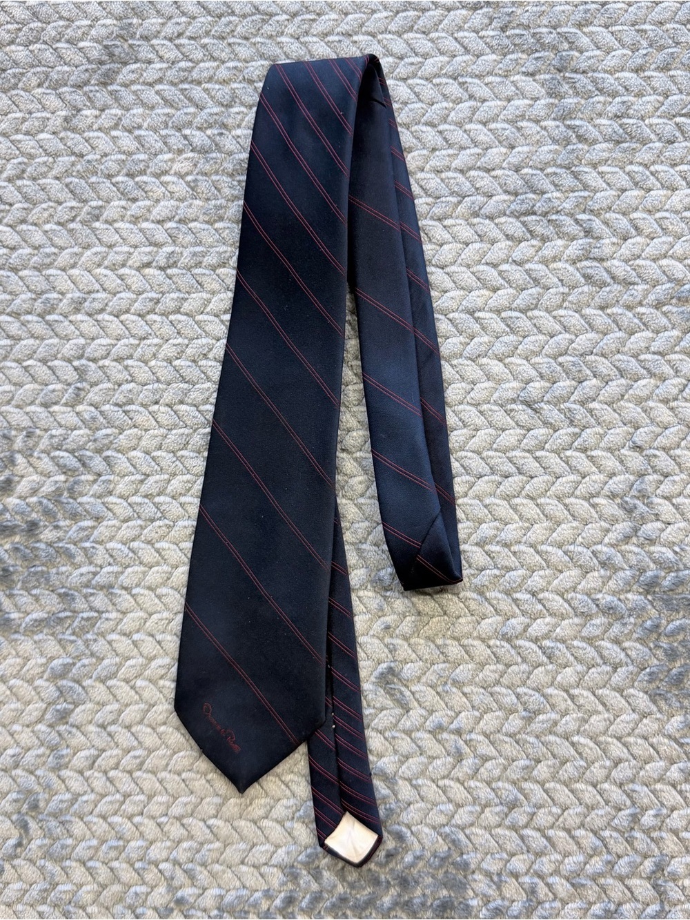 Vintage Oscar de la Renta Navy Blue Silk Tie with Red Pinstripes